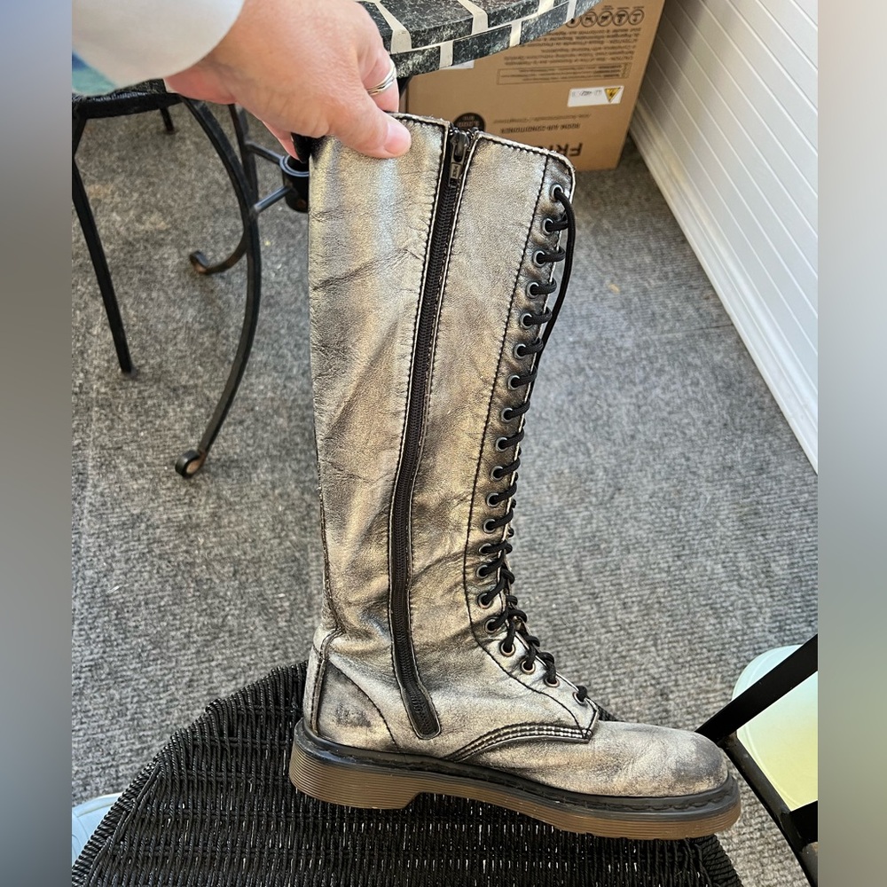 Dr Martens rare Air Wair with soles bouncing 20 eye zip up knee high boots. 9